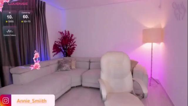 Image 12 of anniiee_smith Stream on Chaturbate on 5 months ago