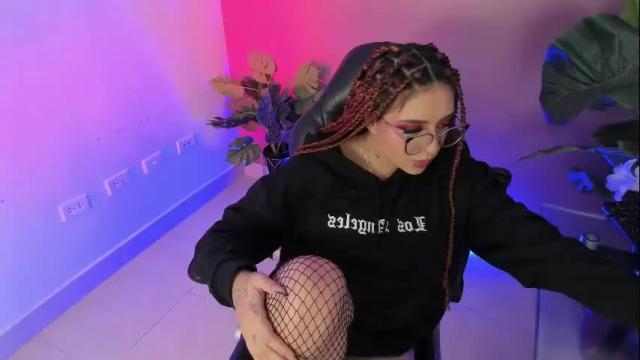 Image 3 of annikamerliahh_ Stream on Chaturbate on 1 month ago