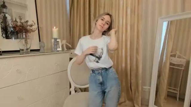 Image 12 of annishallsted Stream on Chaturbate on 25 months ago