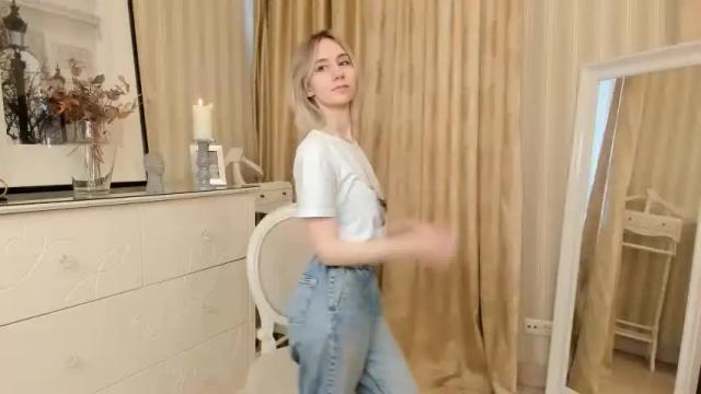 Image 3 of annishallsted Stream on Chaturbate on 25 months ago