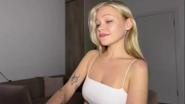 Image 2 of anntourage Stream on Chaturbate on 1 month ago