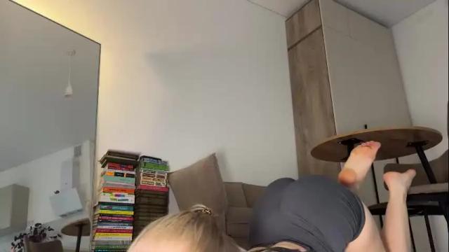 Image 7 of anntourage Stream on Chaturbate on 15 days ago