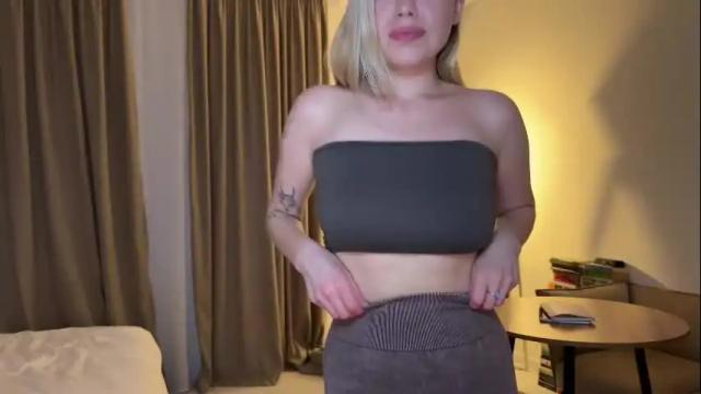 Image 6 of anntourage Stream on Chaturbate on 1 month ago