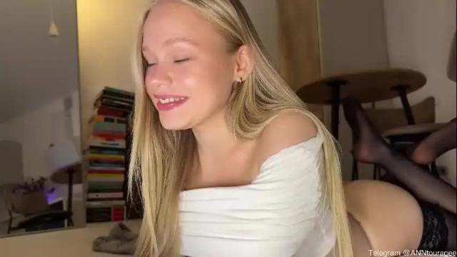 Image 12 of anntourage Stream on Chaturbate on 8 days ago