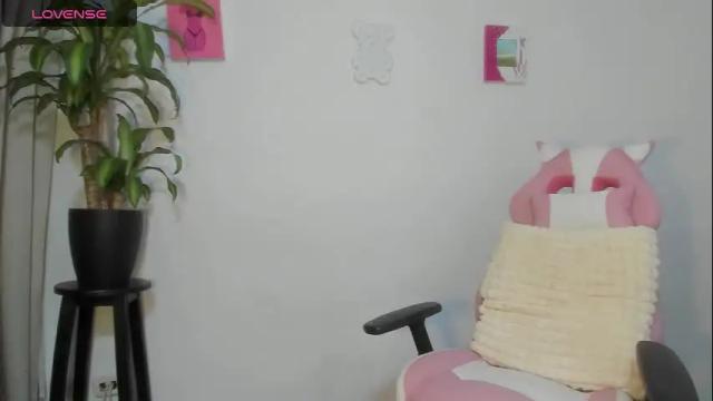 Image 8 of annubis_lia Stream on Chaturbate on 1 month ago