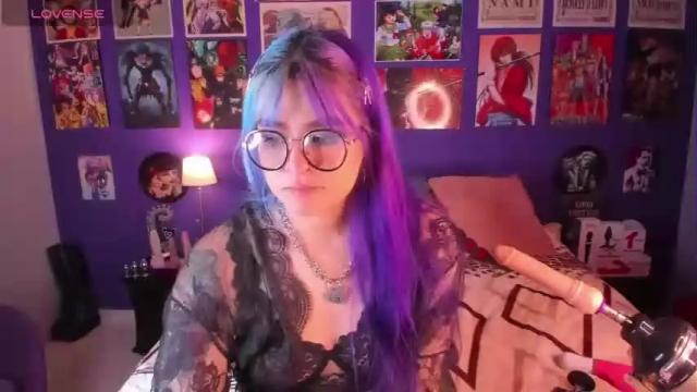 Image 3 of anny_cross Stream on Chaturbate on 16 months ago