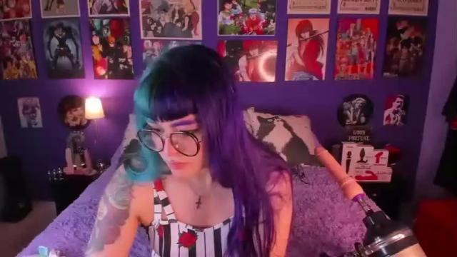 Image 4 of anny_cross Stream on Chaturbate on 15 months ago