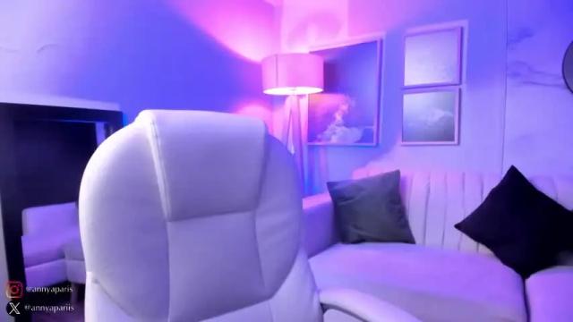 Image 8 of anny_paris Stream on Chaturbate on 17 months ago