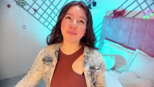 Image 7 of anny_paris Stream on Chaturbate on 17 months ago