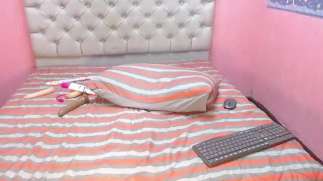 Image 2 of anny_shelby Stream on Chaturbate on 15 months ago