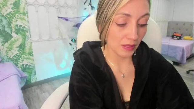 Image 11 of anny_sweet72 Stream on Chaturbate on 2 days ago