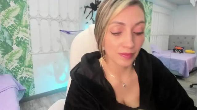 Image 12 of anny_sweet72 Stream on Chaturbate on 2 days ago