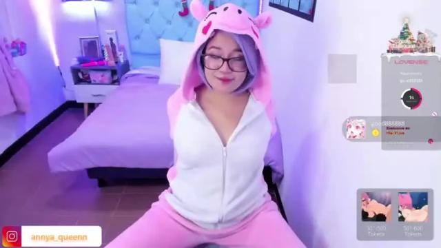 Image 4 of annya_queen Stream on Chaturbate on 18 months ago