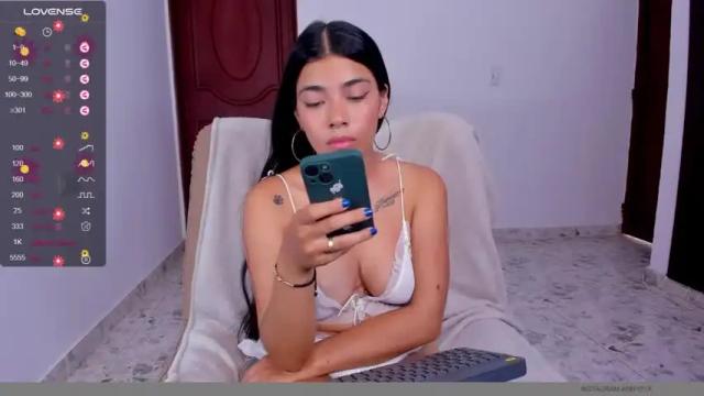 Image 6 of annyt_ Stream on Chaturbate on 18 months ago