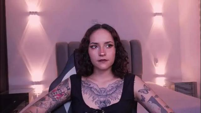 Image 12 of annythomsonn Stream on Chaturbate on 21 days ago