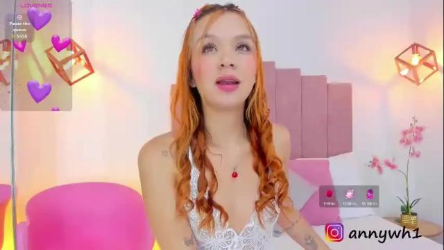 Image 3 of annywhitee Stream on Chaturbate on 1 month ago