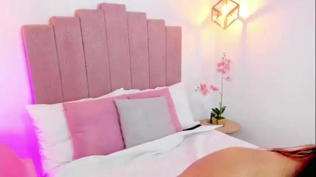 Image 12 of annywhitee Stream on Chaturbate on 1 month ago