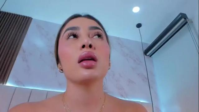 Image 6 of annyy_rosse Stream on Chaturbate on 12 days ago