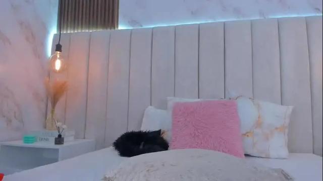 Image 10 of annyy_rosse Stream on Chaturbate on 4 days ago