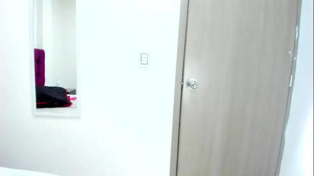 Image 4 of anthonelaa__ Stream on Chaturbate on 8 days ago