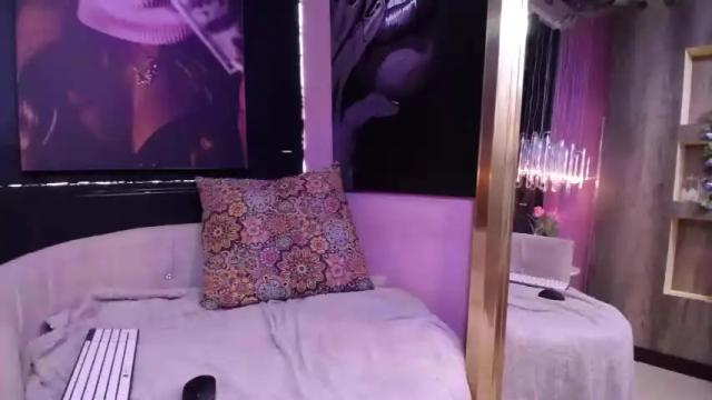 Image 3 of anthonella_fierro Stream on Chaturbate on 17 months ago