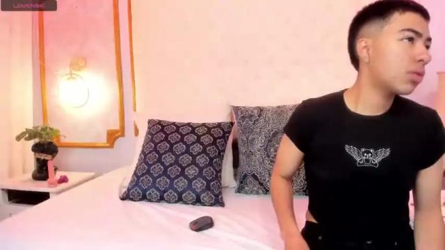 Image 2 of anthony_brownn Stream on Chaturbate on 19 months ago