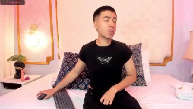 Image 3 of anthony_brownn Stream on Chaturbate on 19 months ago