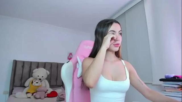 Image 3 of antonella_28_ Stream on Chaturbate on 1 month ago