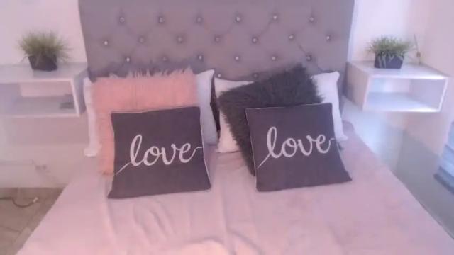 Image 3 of antonella__rouse Stream on Chaturbate on 13 months ago