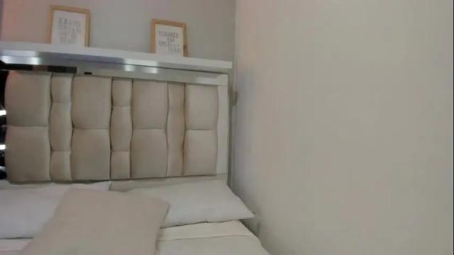 Image 2 of antonella__rouse Stream on Chaturbate on 2 months ago
