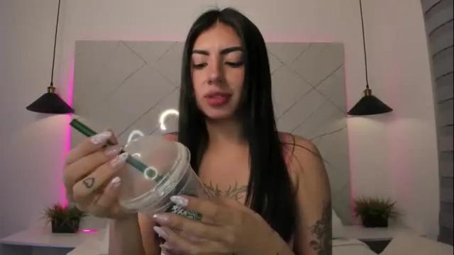Image 2 of antonella__rouse Stream on Chaturbate on 2 months ago