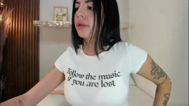 Image 4 of antonella__rouse Stream on Chaturbate on 1 month ago