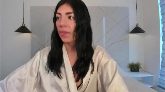 Image 2 of antonella__rouse Stream on Chaturbate on 18 days ago
