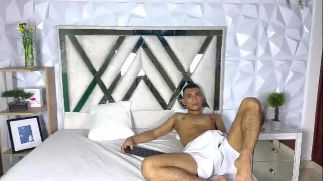 Image 11 of antonella_and_axel Stream on Chaturbate on 2 months ago