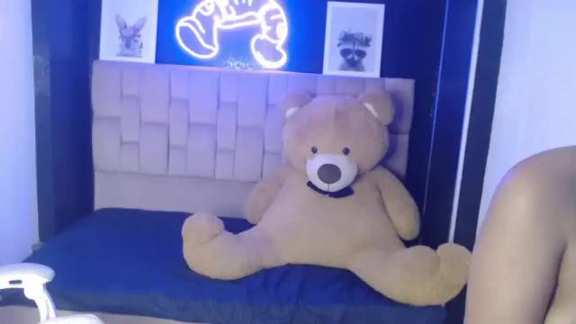 Thumbnail 3, antonella_clak_b's Stream at Chaturbate, 19 months ago