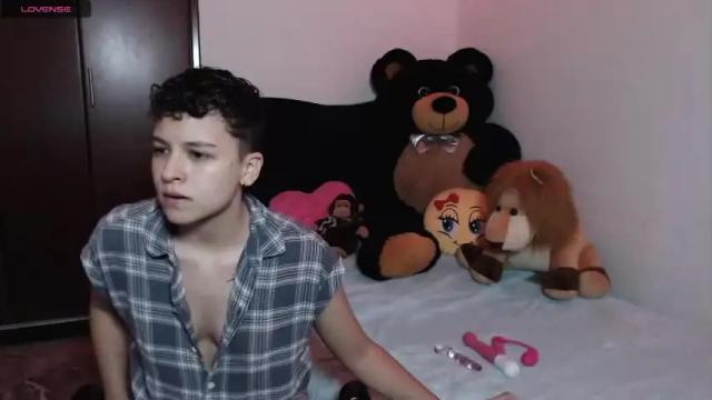 Image 2 of antonella_cruz02 Stream on Chaturbate on 18 months ago
