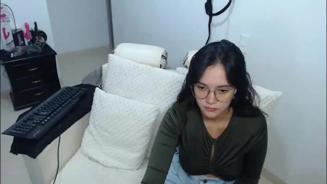 Image 10 of antonella_cruz02 Stream on Chaturbate on 2 months ago