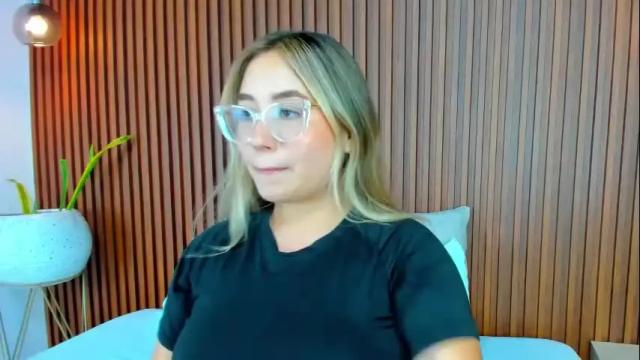 Image 4 of antonella_cutie_ Stream on Chaturbate on 1 month ago