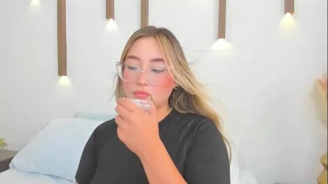 Image 6 of antonella_cutie_ Stream on Chaturbate on 8 days ago