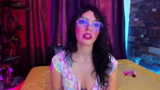 Image 7 of antonella_gomez01 Stream on Chaturbate on 18 months ago