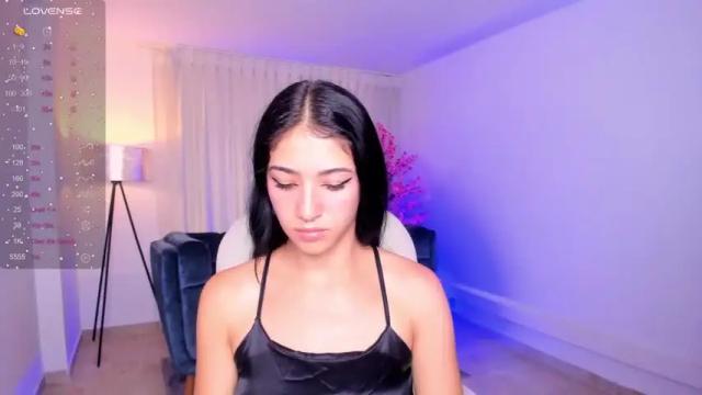 Image 2 of antonella_grayy Stream on Chaturbate on 12 months ago