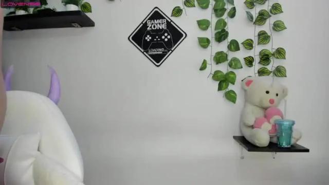 Image 2 of antonella_heatherr Stream on Chaturbate on 20 months ago