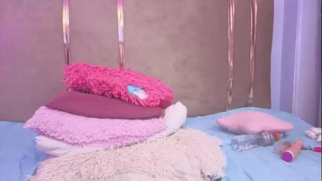 Image 12 of antonella_hotkiss Stream on Chaturbate on 4 months ago