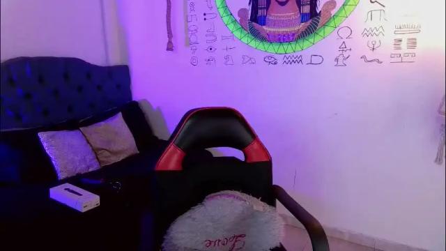 Image 3 of antonella_miller18 Stream on Chaturbate on 1 month ago