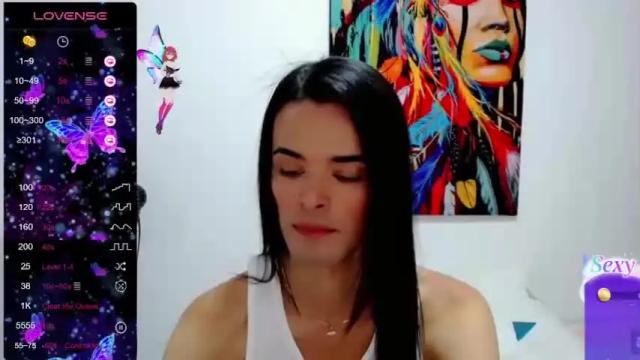 Image 3 of antonella_montiel Stream on Chaturbate on 15 months ago