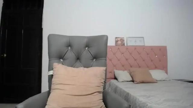 Image 2 of antonella_morgan_18 Stream on Chaturbate on 13 months ago