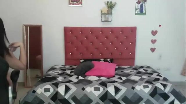 Image 3 of antonella_sexx1 Stream on Chaturbate on 21 months ago