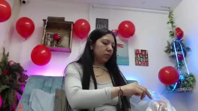 Image 4 of antonellaa_lux Stream on Chaturbate on 25 months ago