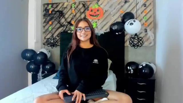 Image 2 of antonellaevans__ Stream on Chaturbate on 20 months ago