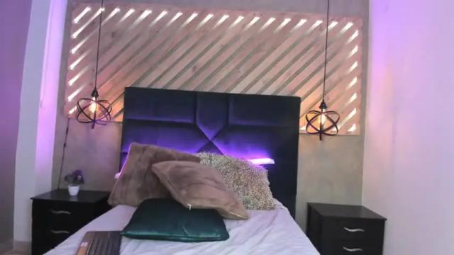 Image 6 of antonellaevans__ Stream on Chaturbate on 18 months ago